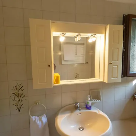 別荘 Konaki Polinas *